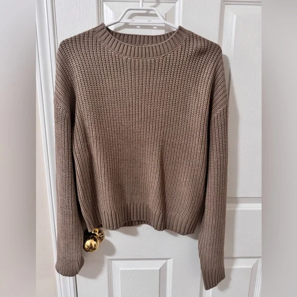 Sweater - Picture 1 of 2